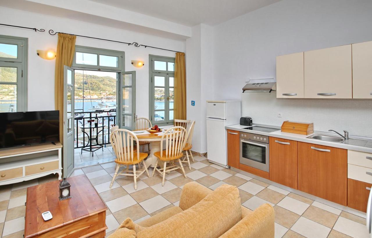 Faros Coastal Apartments Città di Skopelos Esterno foto