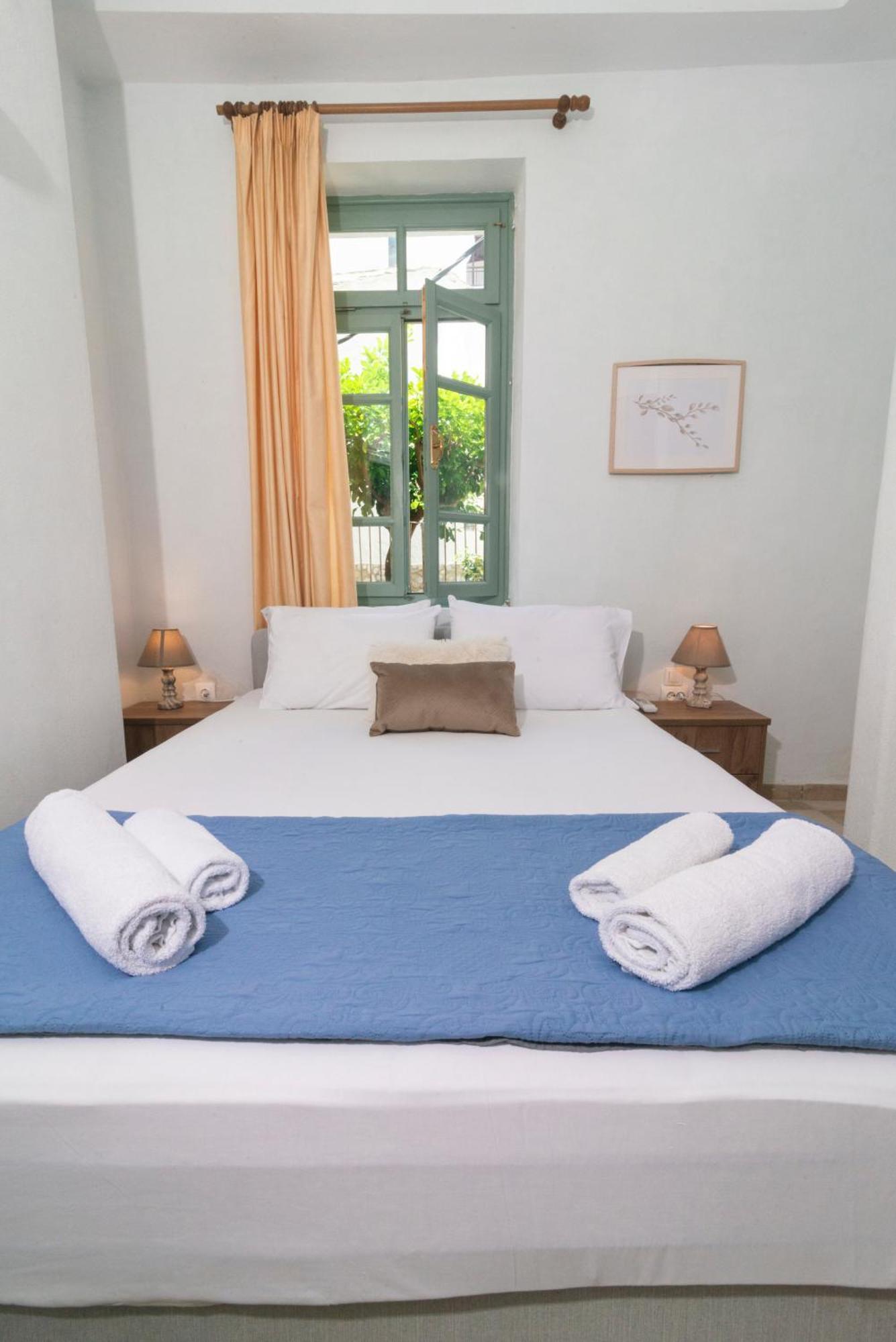 Faros Coastal Apartments Città di Skopelos Esterno foto