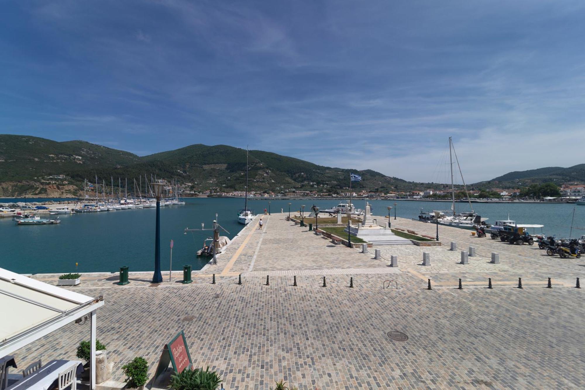 Faros Coastal Apartments Città di Skopelos Esterno foto