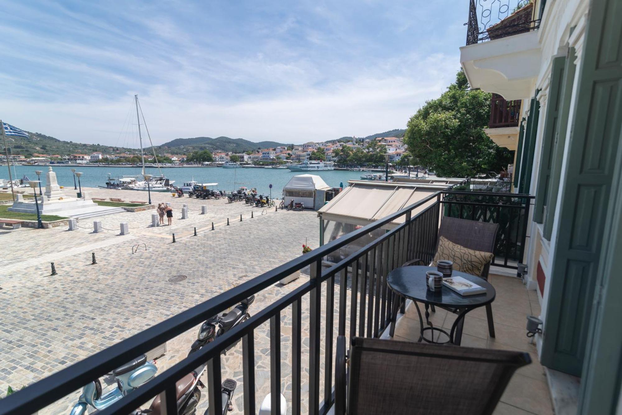 Faros Coastal Apartments Città di Skopelos Esterno foto