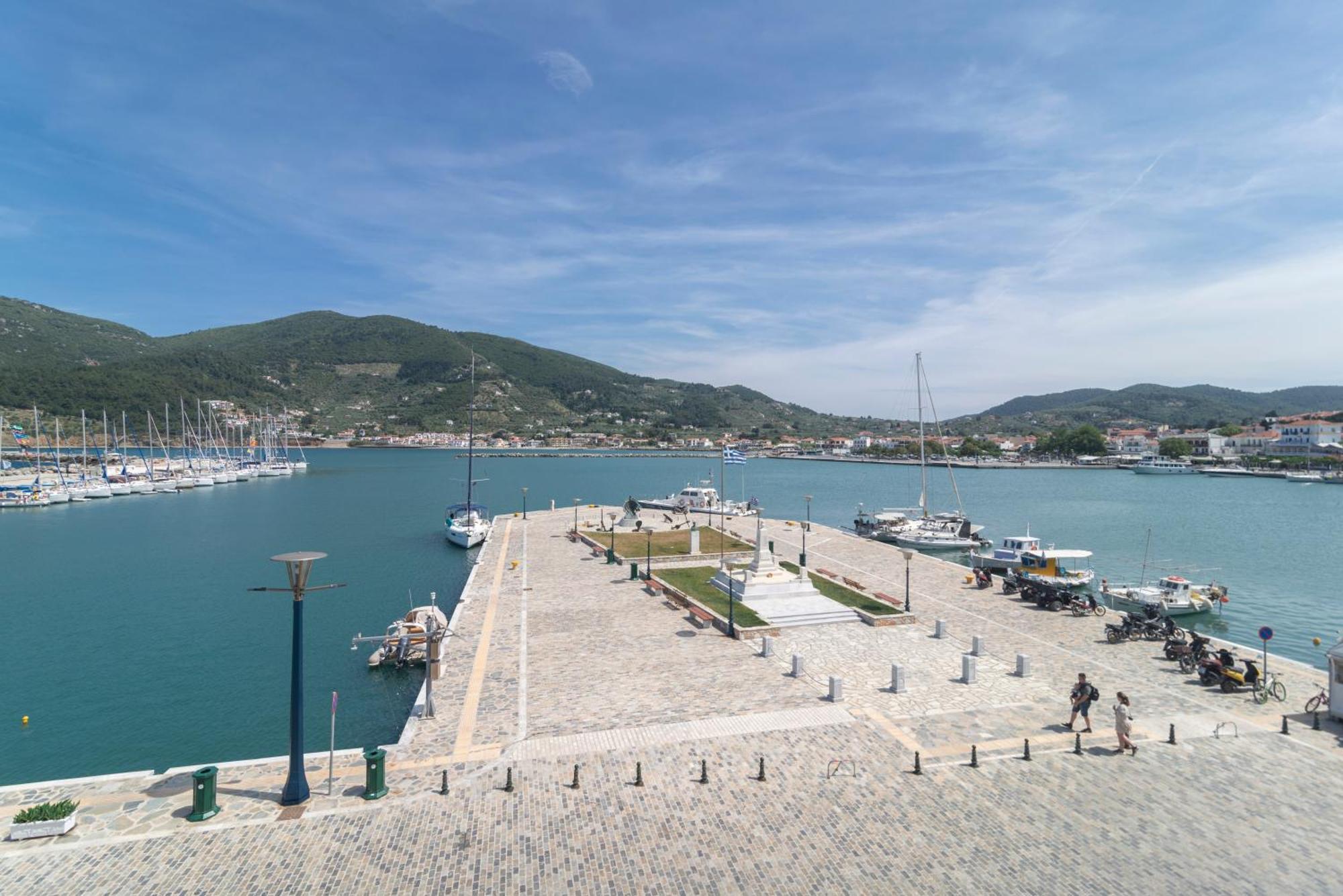 Faros Coastal Apartments Città di Skopelos Esterno foto