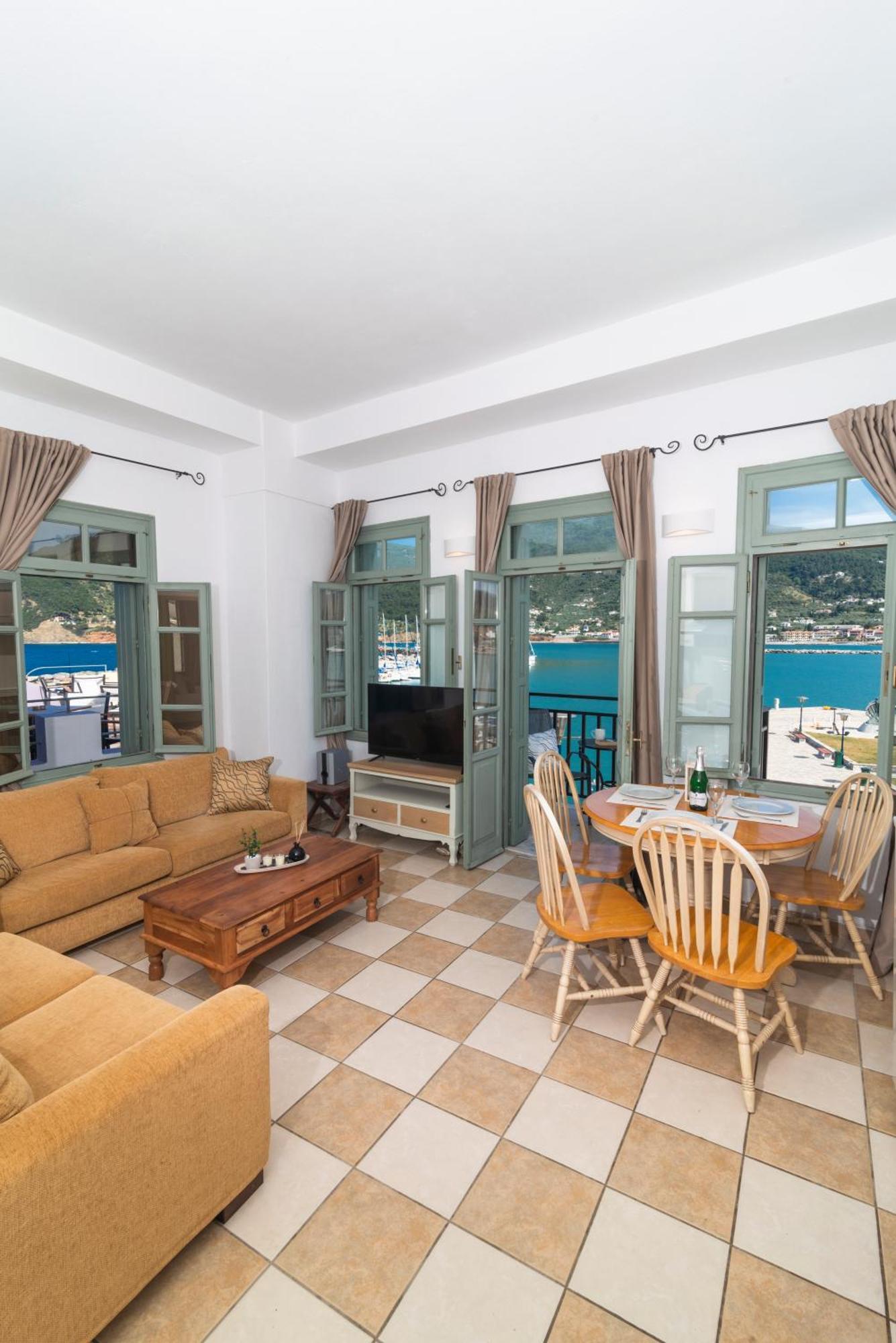 Faros Coastal Apartments Città di Skopelos Esterno foto