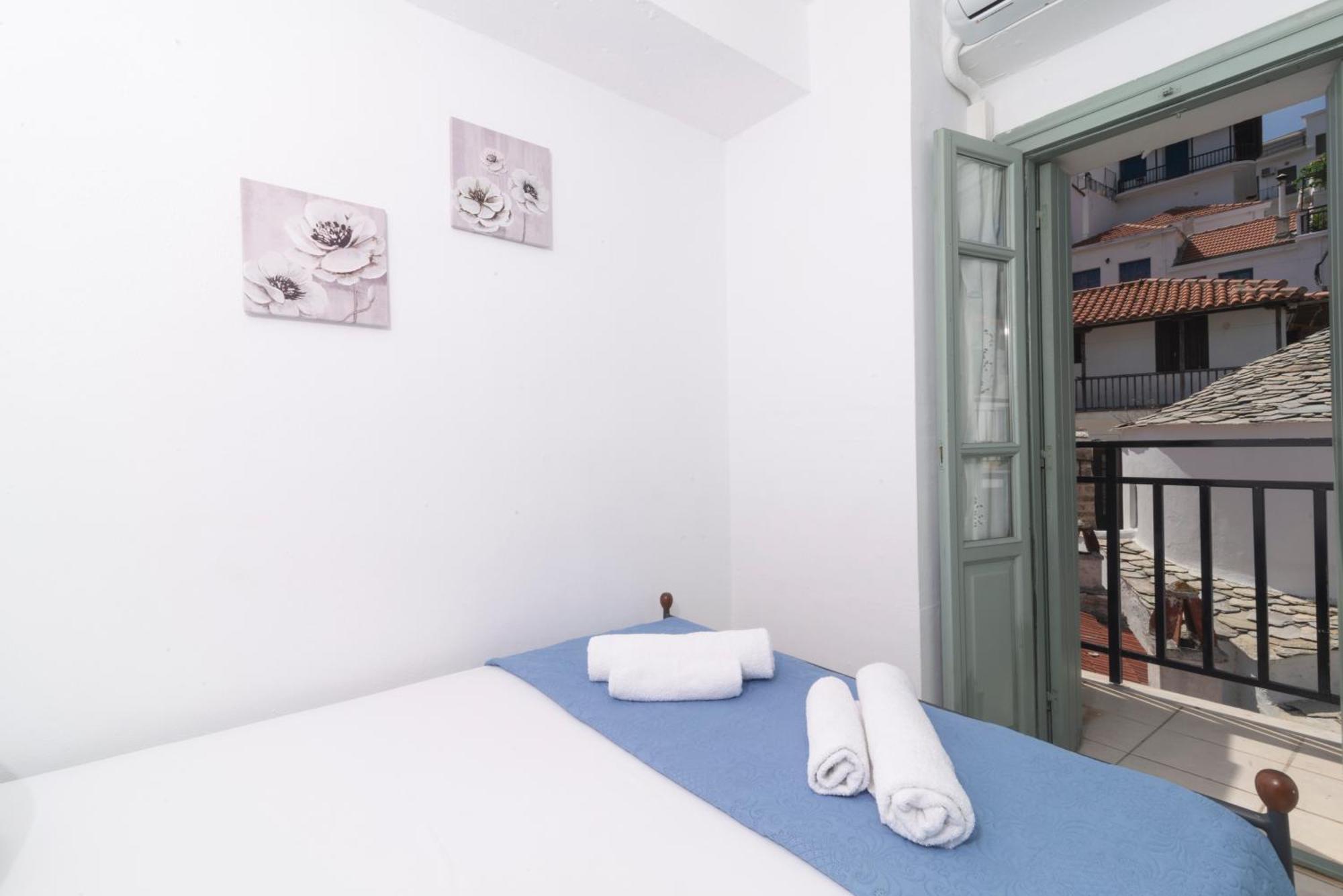 Faros Coastal Apartments Città di Skopelos Esterno foto