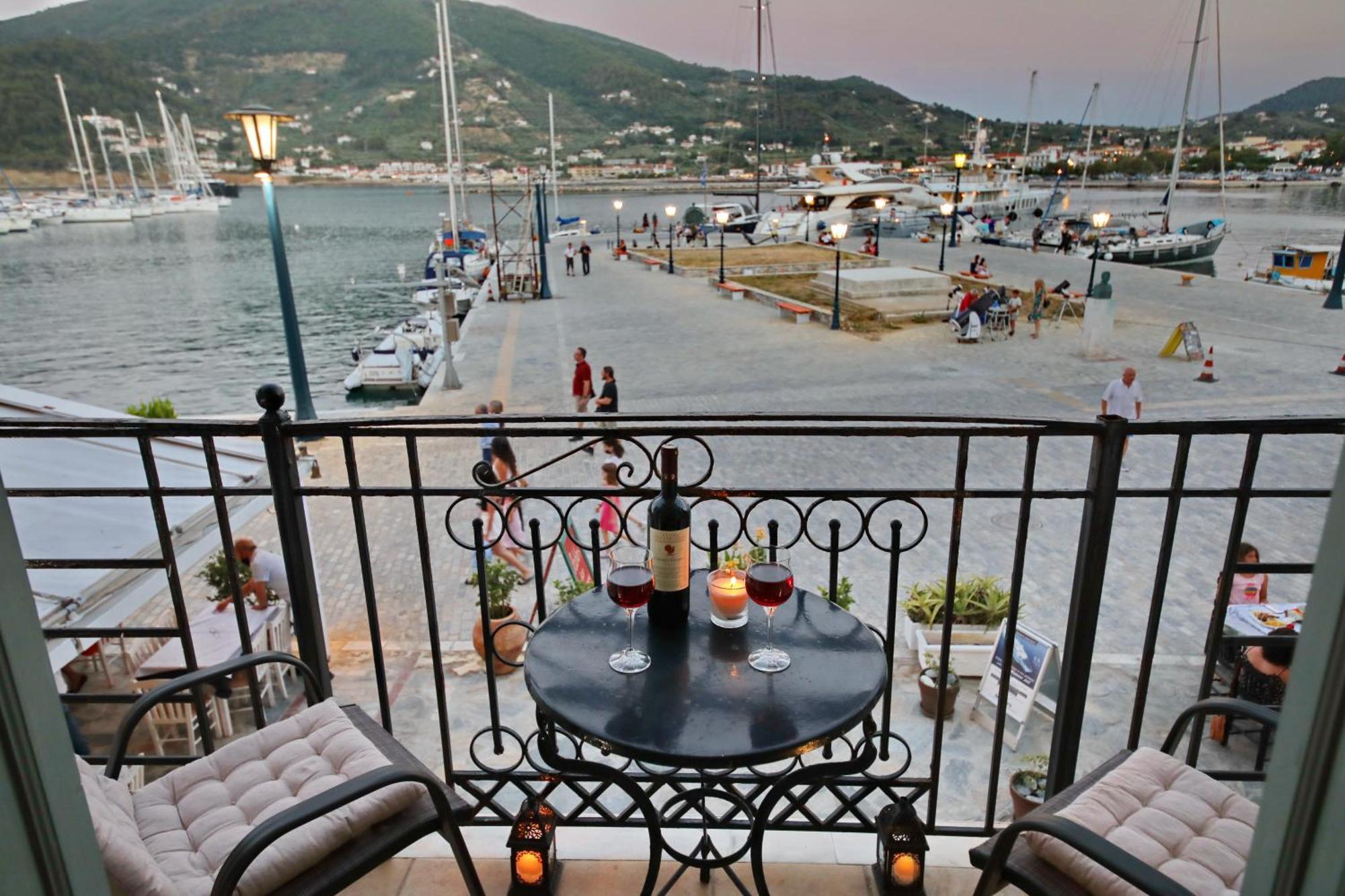 Faros Coastal Apartments Città di Skopelos Esterno foto